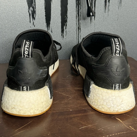 Adidas Originals Men's NMD_R1 Shoes x End Plastic Waste - Picture 6 of 9
